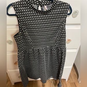 Black and white dress with cute fit